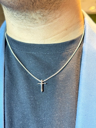 Slim cross necklace 